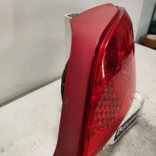 92247464-f1093f3e-437b-4336-860e-85726204cb72-Piece-Feu-arriere-principal-droit-feux-6351X0-PEUGEOT-307-PHASE-2-e632f753ddf6839c51be86f1551b1bcbabfb5cff2792c6bb871501a9c691162c_m.jpg