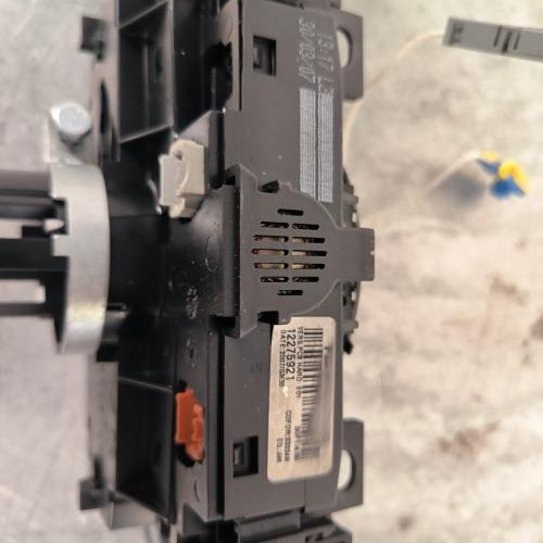 92249198-6c1ab272-e2e0-40c6-bfde-07ff8ec767aa-Piece-Com-Bloc-Contacteur-TournantCommodo-Essuie-GlaceCommodo-Phare-96626603XT-PEUGEOT-307-PHASE-2-285062bc73b1007999aab4df38ba799368d56bf9f0db3c58cff093ff62102f72_m.jpg