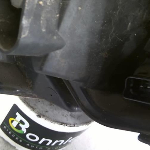 92254619-a9ff2752-0381-45eb-bec9-af879c10dca6-Piece-92254619-Feu-arriere-principal-droit-265500010R-RENAULT-MEGANE-3-PHASE-1-BREAK-15-DCI-8V-TURBO-3fac1418501af88e034387c78861c70c130351f4c2f4d5d89a8289f8125c606e_m.jpg