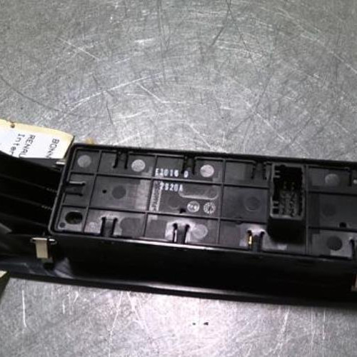 92255977-f7d9b574-fa69-4cae-8ea7-83c21f7fa517-Piece-92255977-Interrupteur-de-leve-vitre-avant-gauche-RENAULT-MEGANE-3-PHASE-1-BREAK-15-DCI-8V-TURBO-21dbc51b8a980dcb4be59bbc6693780ed8fa8d878ad183bf312b40d6b819a71f_m.jpg