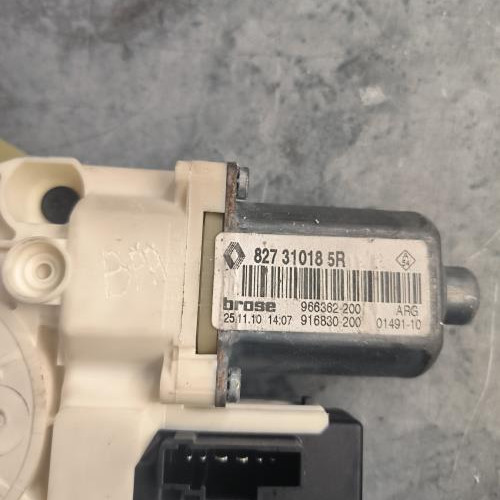 92255986-b59568ac-a46d-4c7e-96c7-a659d9329584-Piece-Leve-vitre-electrique-arriere-gauche-827210008R-RENAULT-MEGANE-3-PHASE-1-BREAK-482557f47d2650fee7d635d2456986fe1480b303d2cc4aafc0b070bc2a91a187_m.jpg