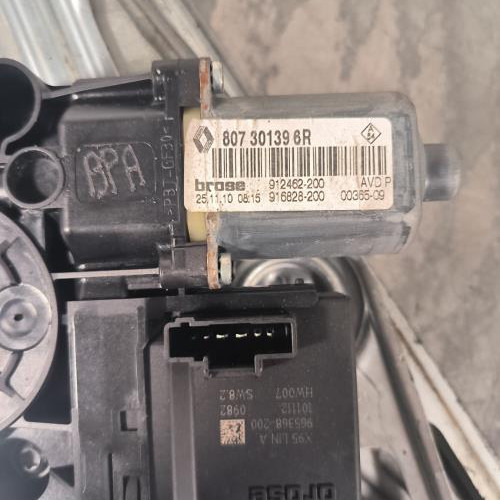 92255989-616432b6-0ad8-440c-b9e1-05f590e4058f-Piece-Leve-vitre-electrique-avant-droit-807203154R-RENAULT-MEGANE-3-PHASE-1-BREAK-9cf3641a80ff9900aecaff23726bf57f118afe2c1091893e4da1a0efefd0dd8e_m.jpg