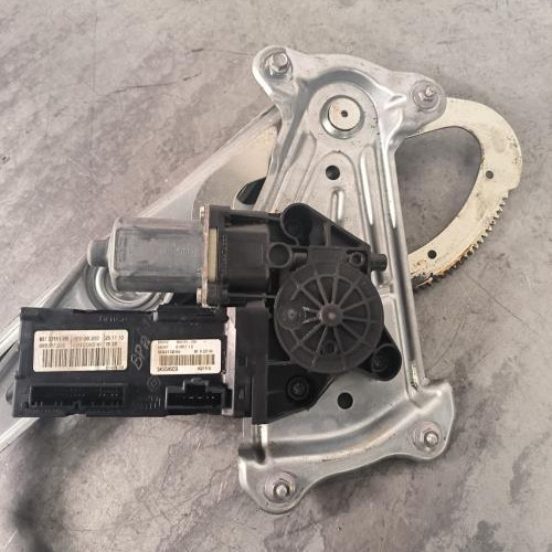 92255992-9943cdf2-7d31-43b6-b89d-29b76f0f734e-Piece-Leve-vitre-electrique-avant-gauche-807216718R-RENAULT-MEGANE-3-PHASE-1-BREAK-c36a301e1d3e6d096bd748a280e9fa14246cef0678458c4ec5a4d9881ba23203_m.jpg