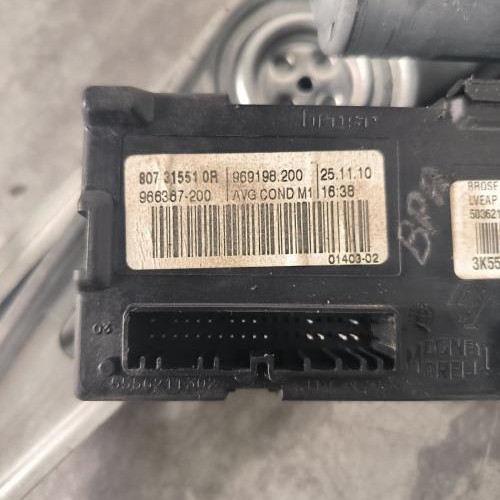 92255992-c1a76548-2ef3-405b-8dd8-0032e51d1ac6-Piece-Leve-vitre-electrique-avant-gauche-807216718R-RENAULT-MEGANE-3-PHASE-1-BREAK-a70f44b155a65fb1e72b00dd242442a82a4209ea2cb13990d0e2285a4ecc0d3a_m.jpg