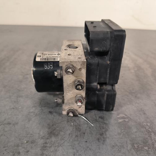 92257202-5bea9207-0db9-4a27-9dec-03ee9501cee0-Piece-Bloc-ABS-freins-anti-blocage-476604075R-RENAULT-MEGANE-3-PHASE-1-BREAK-ad56d5a21085d9a6970f66441c9fe179b02c6a970244eaadae3c897eab0af439_m.jpg