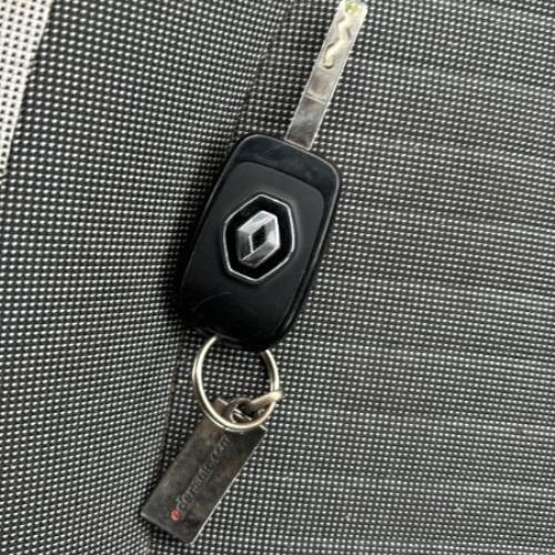 Vehicule-RENAULT-TWINGO%25203%2520PHASE%25202-2022-2f1a7ad1d77d5ba4e1eea365c87f59bb952f02afd07ba43fa1d297aa158dae68_m.jpg