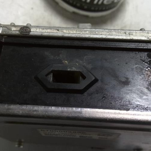 92259392-225bc6a6-cdaa-431b-b83e-eae24af82d1c-Piece-92259392-Calculateur-moteur-237105293S-RENAULT-TWINGO-3-PHASE-2-10i-12V-SCE-65-13805df708c404cc51fa2d3411e59e51aeba06a347beaa6d3611530d97c2f446_m.jpg