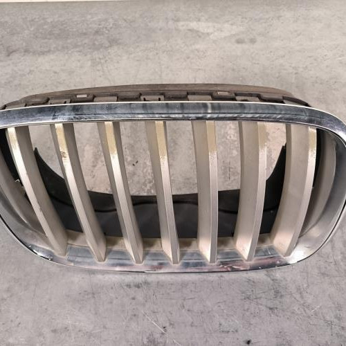 92266915-3a005f90-a90e-41b2-a8dd-f7fad2584612-Piece-Calandre-droite-51137185224-BMW-X6-E71-PHASE-1-5e68dd0695f2e5ef80c75aa2cb04310db7ff83e4d8759a23eade9c418a65dfbb_m.jpg