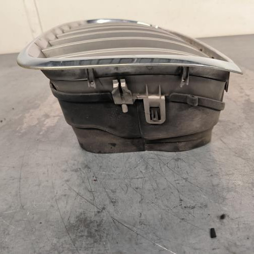 92266915-cdc9d19f-a989-4efc-8e4c-a09ae1c3bbc1-Piece-Calandre-droite-51137185224-BMW-X6-E71-PHASE-1-11bf79e0e1488bc98699876073ab392c81d0decbc076d40274e9b0fa866cd1cc_m.jpg
