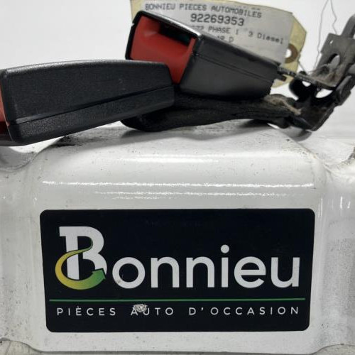 Attache ceinture arriere droit