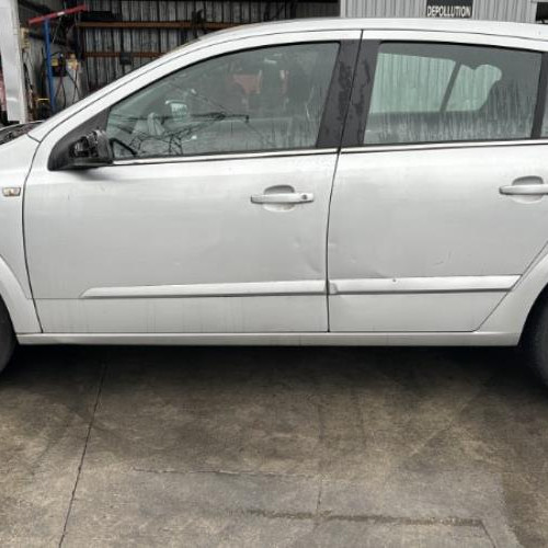 Vehicule-OPEL-ASTRA%2520H%2520PHASE%25201-2005-72d6d46c8963768ab77f8525ec4827e53352f5726b1e953c0dab23b810e73c18_m.jpg