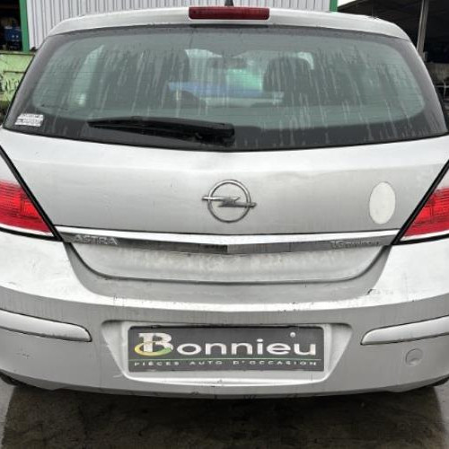 Vehicule-OPEL-ASTRA%2520H%2520PHASE%25201-2005-de9849b18c2636ad19d9b39c66f3b29a835e286bc72fb5f3dae886d6163e537b_m.jpg