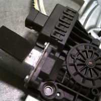 92483995-a63f09c9-c605-4947-9715-b1891ac5ef94-Piece-92483995-Leve-vitre-electrique-avant-gauche-93178695-OPEL-ASTRA-H-PHASE-1-16i-16V-4036920b411bf605939976c2e625f4d202a53b28ac88c218bca59b10f072ebf5_m.jpg