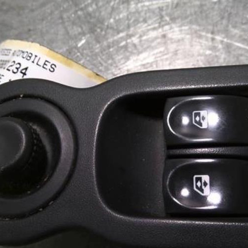 92691234-4a0ea060-9c7a-4f3f-bbbd-f59a595c962c-Piece-92691234-Interrupteur-de-leve-vitre-avant-gauche-8200214939-RENAULT-MODUS-PHASE-1-16i-16V-c9a01370d2cb15547f9118227f8b3ade99a777041e9ac6def2914543ac1d6931_m.jpg