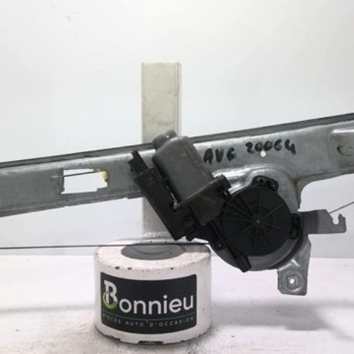 92972105-541554d0-3d45-4478-a446-34b6838ae3c0-Piece-92972105-Leve-vitre-electrique-avant-gauche-8201010937-RENAULT-GRAND-SCENIC-2-PHASE-2-15-DCI-8V-TURBO-fc047c1e348542e52c27425ccc8abedb1cb83e4d4659a74f4039667ec924c6cc_m.jpg