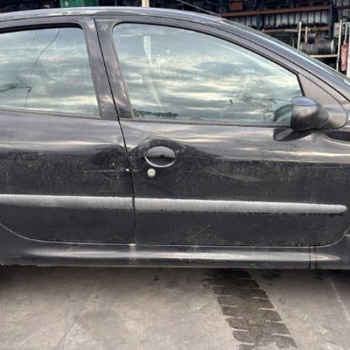 Vehicule-PEUGEOT-206%2520PHASE%25201-2001-ffd6dafbebe9730493bbc55d069a8ae45007d0e65d465e5c42522a1c0a7c5bff_m.jpg