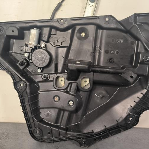 93293735-81b5157f-5c7f-4301-a232-3fcd0f368ef4-Piece-Leve-vitre-electrique-avant-droit-KD5358590-MAZDA-CX5-1-PHASE-2-16cfbac1fa8de8a4973a3eb44f771ddfba25884892f9466e2baa962371e3c07b_m.jpg
