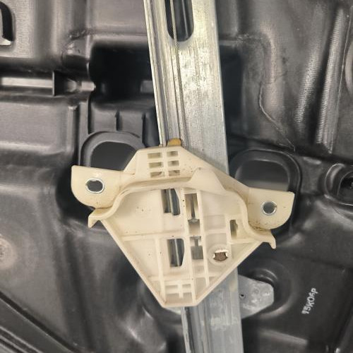93293735-84f57cd8-da27-4dd9-997f-ab4472c39b7d-Piece-Leve-vitre-electrique-avant-droit-KD5358590-MAZDA-CX5-1-PHASE-2-f8a200ae13627727138b659c9804592170c88a1f16a7b7d22cb6c5c013343e35_m.jpg