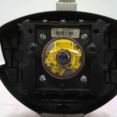 93526472-fe30b0ba-2774-4e62-a028-e861ef9d5d37-Piece-93526472-Air-bag-conducteur-8200823307-DACIA-SANDERO-1-14i-8V-434b1ca8fada57d066fdf06885e5132a0ffbf438648aba74144f7f66ccec96b9_m.jpg