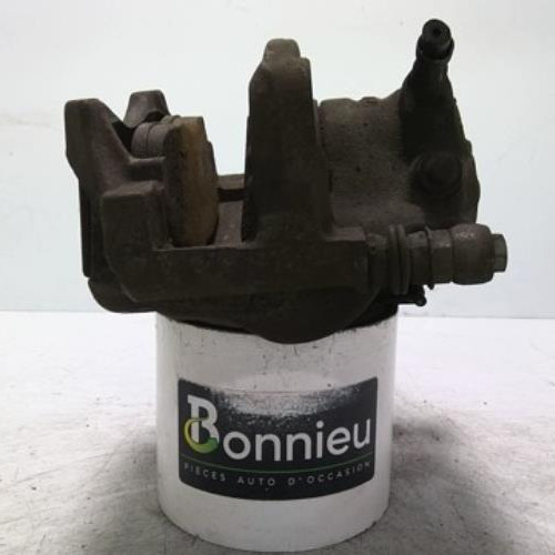 93538173-c5c9733f-b1af-4048-a188-bfb051e1ce48-Piece-93538173-Etrier-avant-droit-0004217481-MERCEDES-CLASSE-GLA-156-Diesel-bb2ca76b2d28d8eb0c11fdd5185e4768a6c565e3b8392cc6f3bff2563139e740_m.jpg