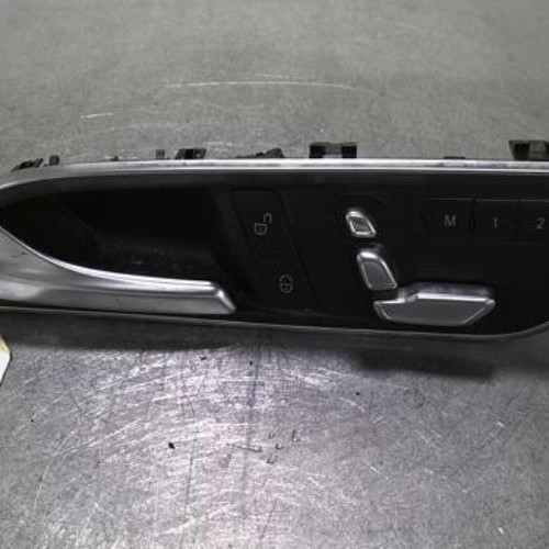 93539086-f3b177aa-4db3-493e-bbb4-3659364f9251-Piece-93539086-Poignee-interieur-avant-gauche-A2469054801-MERCEDES-CLASSE-GLA-156-PHASE-1-200-22-CDI-16V-TURBO-4-0c6a2211b6ee552d1746f405e14fa0deb69cb217c1922996417fd4a094f49691_m.jpg