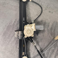93600897-400b0957-75d5-4009-b534-10a2403603de-Piece-Leve-vitre-electrique-avant-droit-51337184384-BMW-SERIE-5-E60-PHASE-1-881999be1ee1097a891ffae7c1c8e37a1035e2e8cab7a37575b73255d0193d7a_m.jpg
