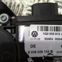 93601011-13f3c1a6-318e-4b23-a8d3-c34186913793-Piece-93601011-Leve-vitre-electrique-arriere-droit-1Q0839462-VOLKSWAGEN-EOS-CABRIO-PHASE-1-14-TSI-16V-TURBO-bc3460d0799913e61229968ab7d951fe5d5f7a486fa2ec155b1805f9011647bc_m.jpg