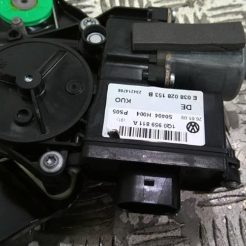 93601012-0ce5fb5c-a84f-4863-ac5e-72f93c753940-Piece-93601012-Leve-vitre-electrique-arriere-gauche-1Q0839461-VOLKSWAGEN-EOS-CABRIO-PHASE-1-14-TSI-16V-TURBO-e0df3c1c7cb110927296bdad49bd517102c964361fac1bd1f6507ef75f062242_m.jpg