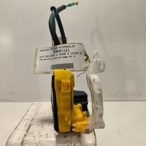 93601121-e7d79228-8742-44a4-b625-75feea55ac4b-Piece-Fermeture-centralisee-avant-droit-81320A2610-KIA-PRO-CEED-2-PHASE-2-COUPE-132191a69fa517400276f66921cfc8e289194f88206ccc1a4ac38528cd4ad497_m.jpg