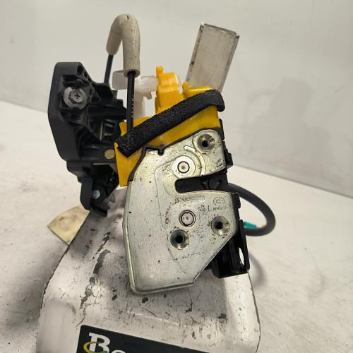 93601122-2b9fada5-59ff-4367-88ba-a588a23fe1a7-Piece-Fermeture-centralisee-avant-gauche-81310A2600-KIA-PRO-CEED-2-PHASE-2-COUPE-d6382f73e0273788fe233bd9d59be51520dc01f99f0d49fc10debfd23213f4b9_m.jpg
