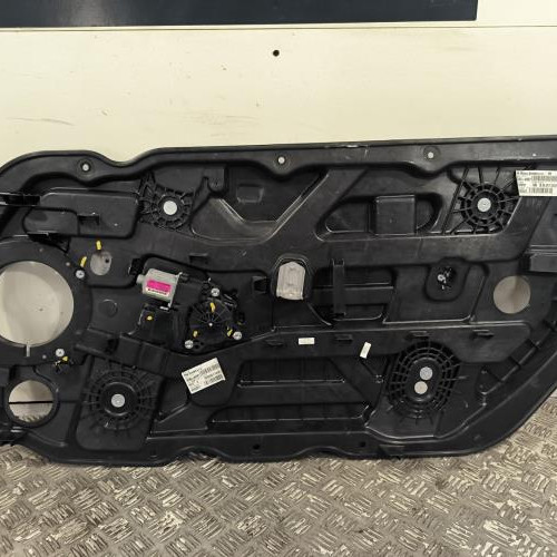 93601126-33af5e2d-8e7e-4e68-a57c-6c7bbb78f80e-Piece-Leve-vitre-electrique-avant-droit-82481A2700-KIA-PRO-CEED-2-PHASE-2-COUPE-497143a31f2bbc19d6d178eb124ba01e90e63a0a87d5b805e15994049f36bf7f_m.jpg