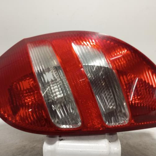 93737827-7072b36d-da72-4d95-8d43-96f16c2d99cc-Piece-Feu-arriere-principal-droit-feux-1698200464-MERCEDES-CLASSE-A-169-PHASE-1-90a3d64a5b9a9cd7cf0ad943d3317dc31f0671f857adb622d388b081d6cbcd75_m.jpg