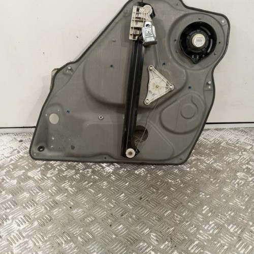 93738592-62f96c36-3914-4b85-9be7-34b0f5a9535e-Piece-Leve-vitre-electrique-arriere-gauche-1697303379-MERCEDES-CLASSE-A-169-PHASE-1-dbc35d1ea3c6cdbb50d752d6e46e9e501cd89847a99ad29842d7896140121f2c_m.jpg