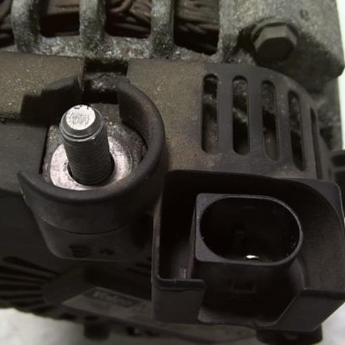 93739126-6e752f73-69cb-468d-bfdb-e29ded7398ec-Piece-93739126-Alternateur-6401540502-MERCEDES-CLASSE-A-169-PHASE-1-150-15i-8V-1a60ae89501aa562d423ce31421ba71e6ecd4626e551b6588fd24595c6d572b8_m.jpg
