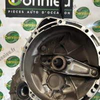 93812528-cc417879-0152-4b6a-b02c-d938ef34c319-Piece-Boite-de-vitesses-Q0009478V003000000-SMART-FORTWO-1-PHASE-2-COUPE-50a5e05e20743bc7d489e849d8fe471f69a948971445d8c2f305eec07f46b59c_m.jpg