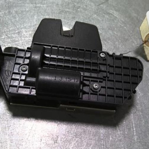93821379-3a9753f5-f80b-46a2-adeb-8a79cb55435e-Piece-93821379-Fermeture-centralisee-coffre-00008719F8-CITROEN-DS5-PHASE-1-20-HDI-16V-TURBO-f36f47a135dfbc6076f9caa713c9a79d54feae20df5f1b208ce4a33135cd5b10_m.jpg