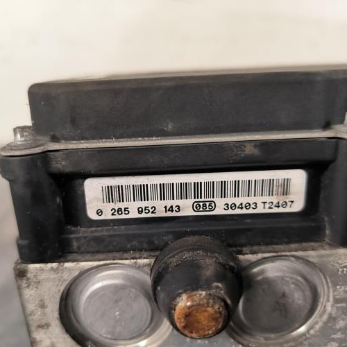 93821870-8ee60f65-c4f8-4c0a-ba4d-e951d128d6c8-Piece-Bloc-ABS-freins-anti-blocage-1610426280-CITROEN-DS5-PHASE-1-bc4c77f6b199af85c86b7c6461b7a968f8603338057741a8789a26e1aa3c736e_m.jpg