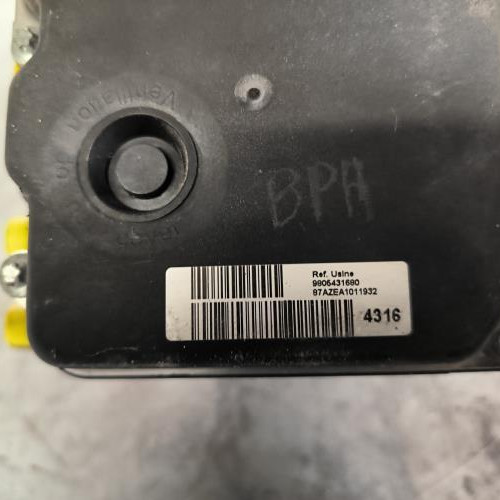 93821870-65bca2dc-c013-4467-9a1c-b43b8bb4a781-Piece-Bloc-ABS-freins-anti-blocage-1610426280-CITROEN-DS5-PHASE-1-b84190600ef55daba22ee315cf8ecf3b88578c4569998e4655deb626819a42e8_m.jpg