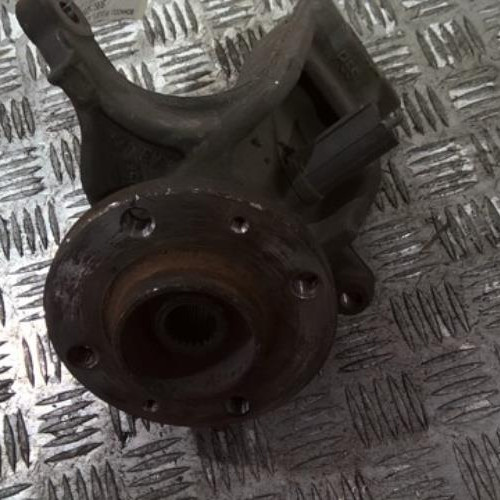93825263-6dacb2aa-d6b9-4222-af03-e310d1729cf9-Piece-93825263-Moyeu-avant-droit-0000330776-CITROEN-C3-3-PHASE-1-15-BLUE-HDI-16V-TURBO-b504b4d5c05c3f7539da36d59d0321aade07b225f84add5a1d3b3fda909d909e_m.jpg