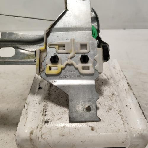 94245085-bd6c0c19-c51c-4c5d-8f8d-db93055b5af1-Piece-Leve-vitre-electrique-arriere-gauche-1607675380-PEUGEOT-5008-1-PHASE-1-cf0285c29b5b8faa3c0aa8eacb98a3923fdb34c307f613d2d9225264aed53c5b_m.jpg