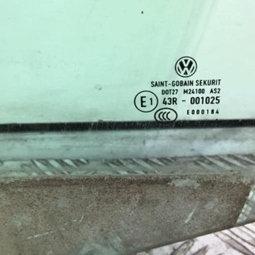 94752258-2a30d23e-7202-48fa-89fd-5bd0219b4f5b-Piece-94752258-Vitre-avant-gauche-5N0845201-VOLKSWAGEN-TIGUAN-1-PHASE-1-20-TDI-16V-TURBO-8b4fba60f58e7c18f07bcd8005daceb77c2fe667458ec0df1a8914de67462478_m.jpg