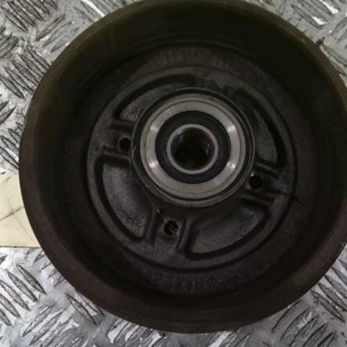 95558390-99ecee63-0776-4774-8b6e-fb55b20e29ce-Piece-95558390-Tambour-arriere-gauche-432024763R-RENAULT-CLIO-2-CAMPUS-PHASE-2-15-DCI-8V-TURBO-4884d3ab1eb38925ed3b517a75d644d17f23513479f75c0ab1c835eae1618068_m.jpg
