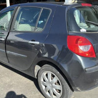 Vehicule-RENAULT-CLIO-3-PHASE-1-2009-d252fe1a0f9dea16665273255ed6a1d4a2b17543135e4a7a0dda3594bda2e3f2_mtn.jpg