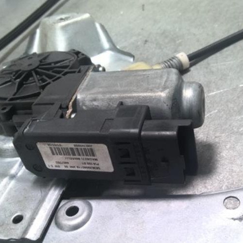 95569854-7e34273e-1ed1-41f7-9b71-ac737b99945d-Piece-95569854-Leve-vitre-electrique-avant-droit-8200843597-RENAULT-CLIO-3-PHASE-1-15-DCI-8V-TURBO-f7fae03accf4c74668fb1cff67752320b640a8ed62a39c810a61edb01d3da5f5_m.jpg