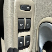 Vehicule-RENAULT-CLIO-3-PHASE-1-2009-9a887779ab2dc29fcdcee03c22924a6254b0ef722e5f2adb872c4be7f361e01e_mtn.jpg