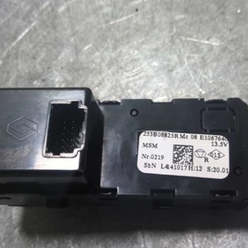 95571412-88d9834c-2f65-4e30-856b-74f683f82518-Piece-95571412-Autoradio-dorigine-281151863R-RENAULT-CAPTUR-1-PHASE-1-15-DCI-8V-TURBO-9eeb4ba2eb20cc5f6261a32ebc14a91da0723636f4341c7e3ad2806520151158_m.jpg