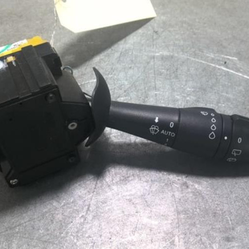 95571422-fbdccc68-6bb4-4454-8ec0-2105c42c3f85-Piece-95571422-Commodo-dessuie-glaces-8201168016-RENAULT-CAPTUR-1-PHASE-1-15-DCI-8V-TURBO-6cb325f51e2b10053fa111791b7c72b646ba587a2d039060f911d05ebca02f11_m.jpg