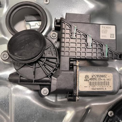 95721944-69f507d7-bdf8-4fc1-bf42-9b4474dea838-Piece-Leve-vitre-electrique-avant-gauche-6Q3837461J-VOLKSWAGEN-POLO-4-PHASE-1-8135f83e1a6c6a465f383d43e2f0aae7008149148d1b1e246a79ddfa93a87ae3_m.jpg