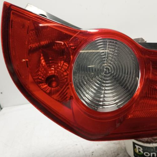 95767588-7fe2d54c-d1bc-47f7-a6e1-a8ae3be014ad-Piece-Feu-arriere-principal-droit-feux-93193680-OPEL-AGILA-B-e3523228e110df5eeb41f1f62b55f7e360baf54cfddde05992e29466320c75d0_m.jpg