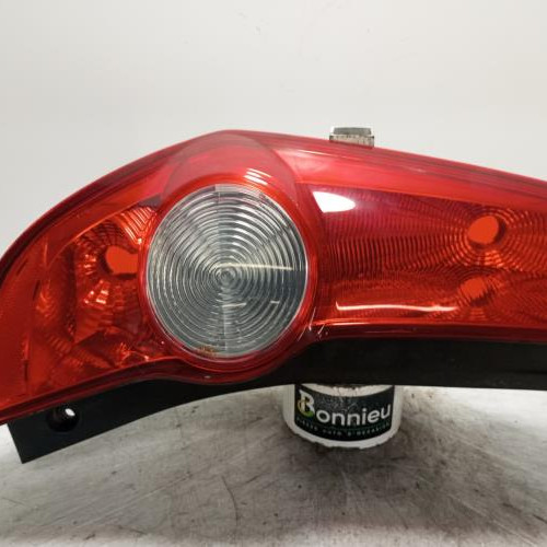 95767589-2d4c94a2-2ccb-40ea-9d94-5683c455af22-Piece-Feu-arriere-principal-gauche-feux-93193683-OPEL-AGILA-B-78d906875c53710cc9a024ae4ef090171958ccd4c1a74ed7102e8e3342bb378c_m.jpg